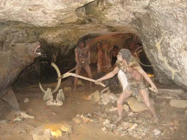 Reconstitution-scene-préhistoire