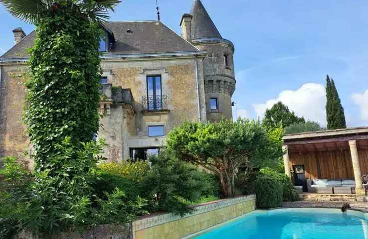 Chateau-la-Grave-pool