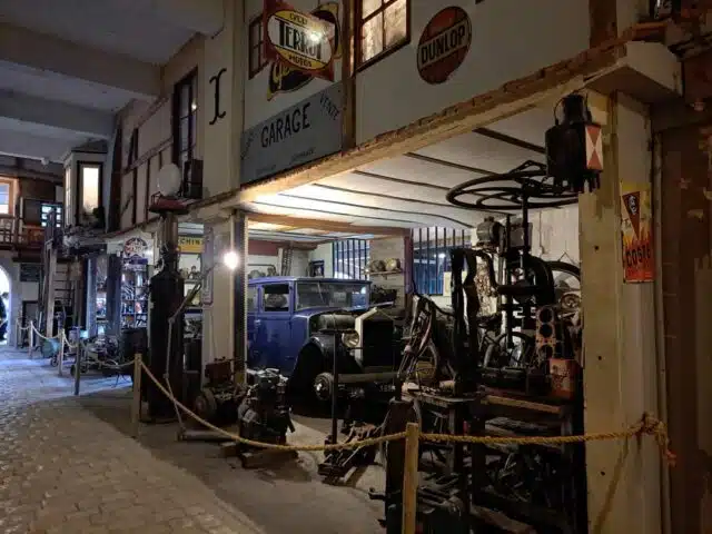 Garage-Rue-du-Temps-qui-Passe